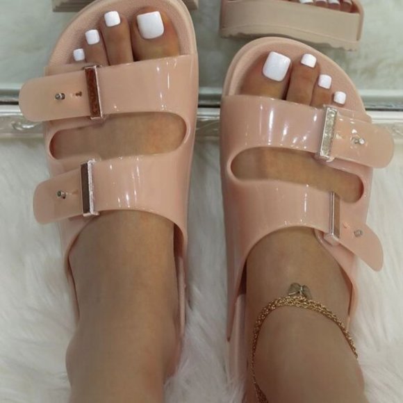 undefined Shoes - Glossy Jelly looking double hook sandals